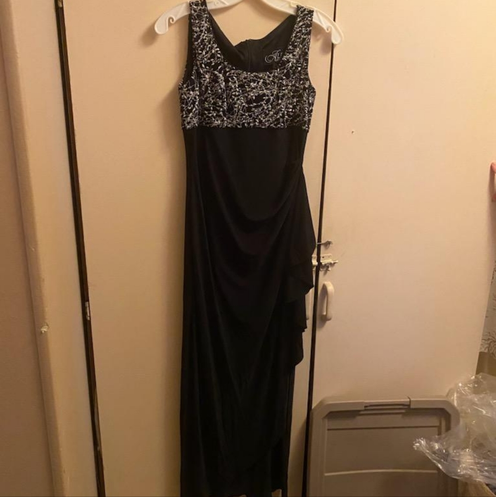 Evening Gown - Picture 3 of 5